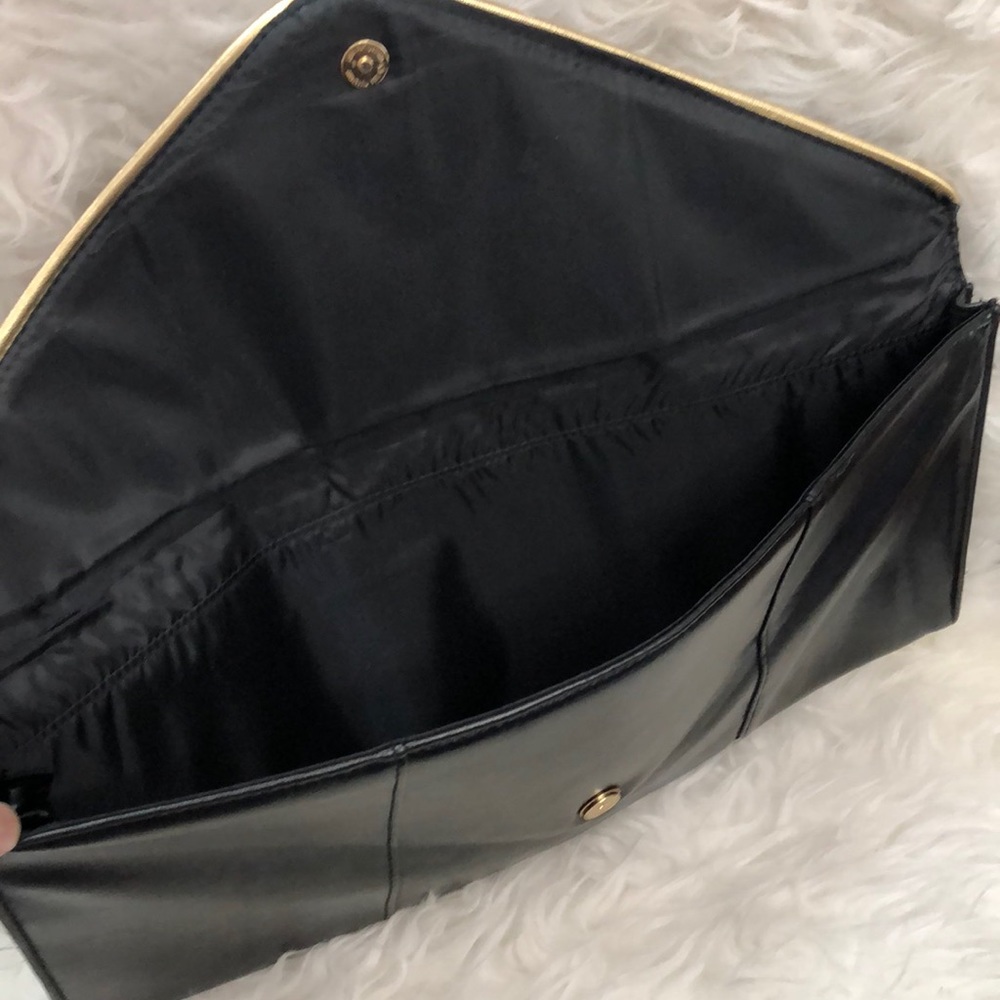 Guess Signature Clutch - Picture 8 of 9